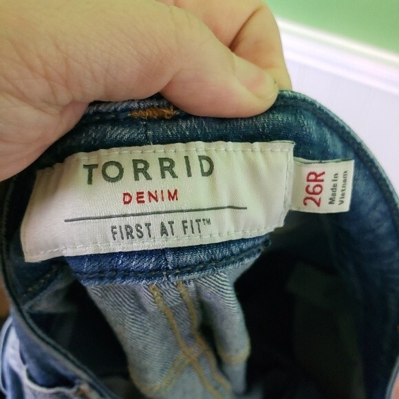 Torrid Denim First At Fit Women's Plus Size Denim Jeans Size 26R - Picture 8 of 9